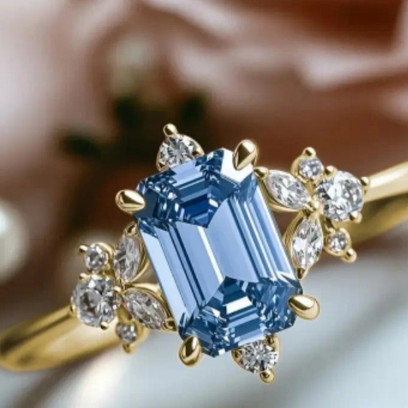 5/20 Elegant Blue and Gold Women's Ring Size 8 - Picture 2 of 4